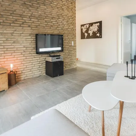 Vakantiehuis Four-bedroom In